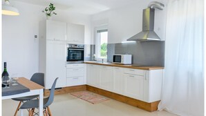 Private kitchen - Crowonder Luxury Apartments Marijana A1 (Privlaka)