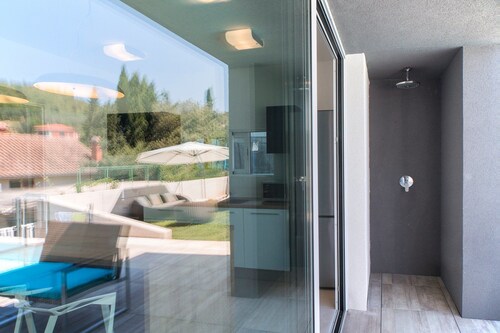 Crowonder Villa Median, Apartment A4 With Seaview