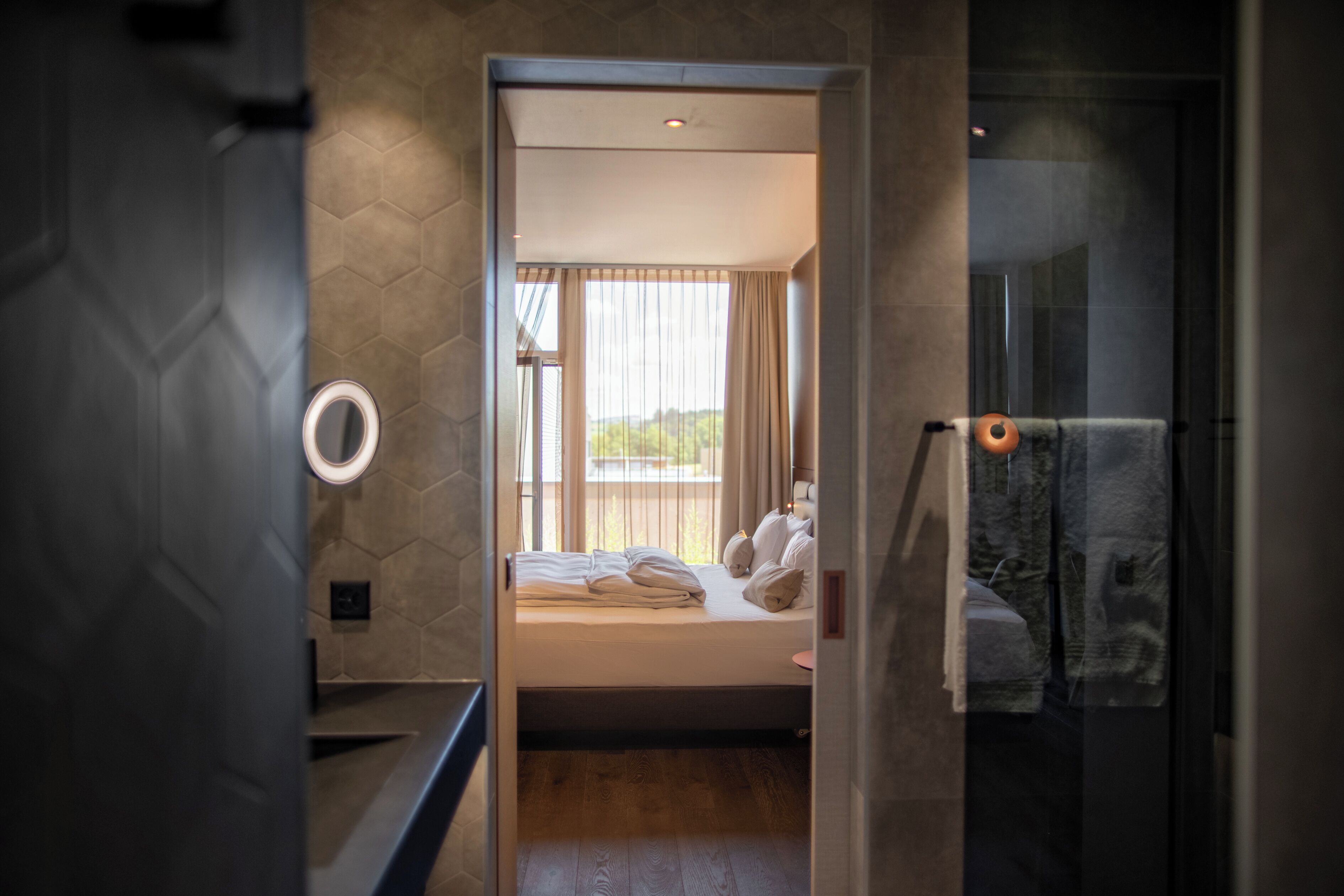 1 Schlafzimmer, hochwertige Bettwaren, Daunenbettdecken