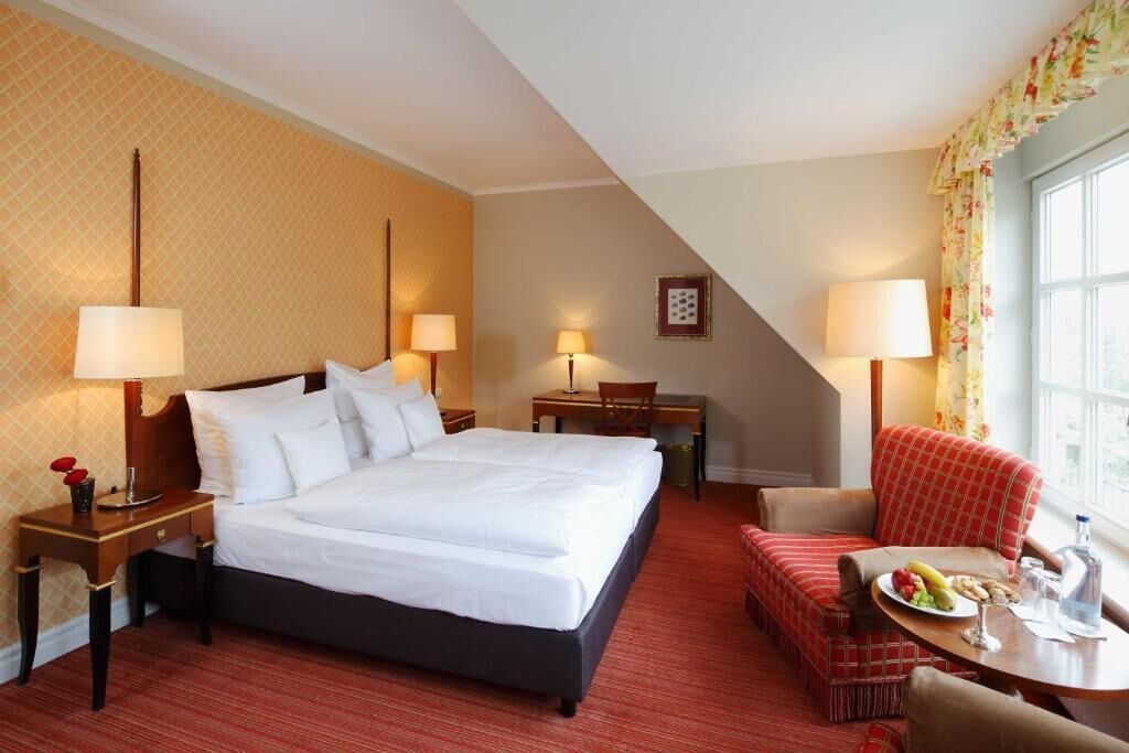 superior double room | minibar, in-room safe, desk, blackout curtains