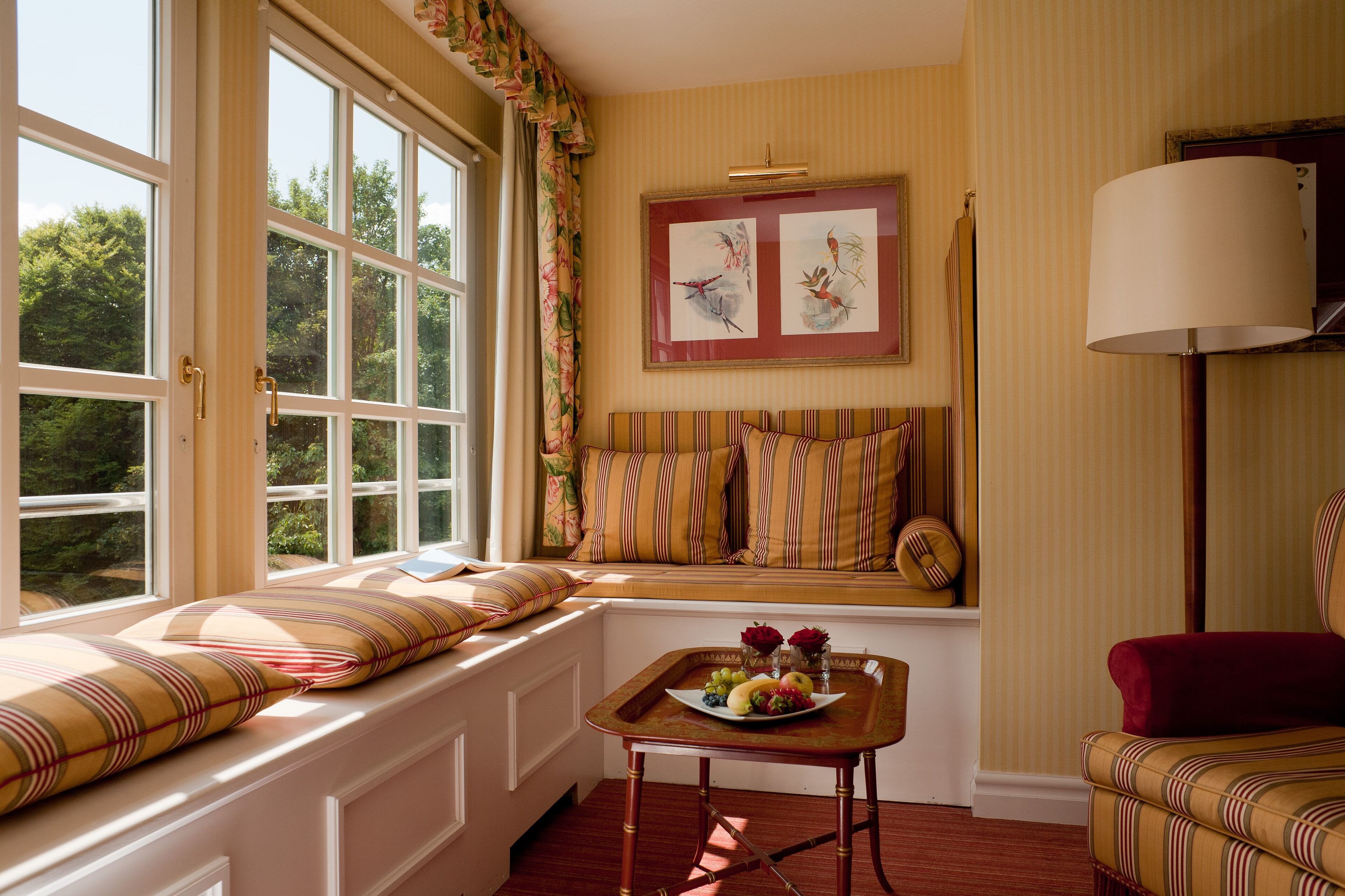 deluxe double room | minibar, in-room safe, desk, blackout curtains