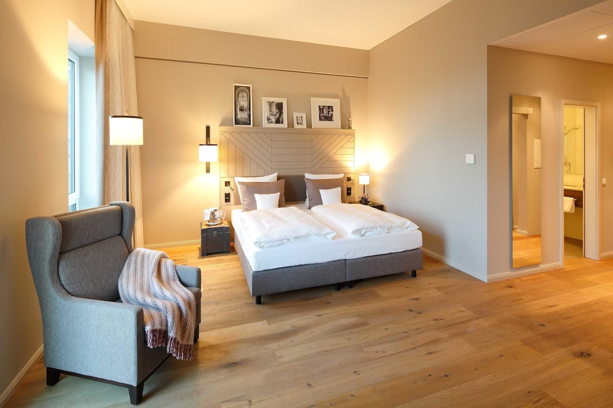 minibar, in-room safe, desk, blackout curtains