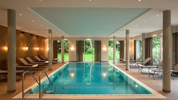 Indoor pool, pool loungers