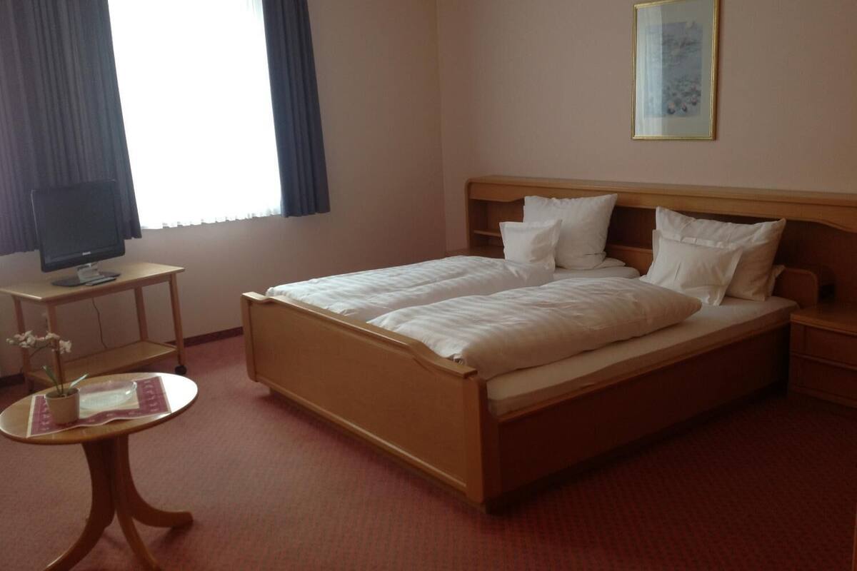 in-room safe, individually decorated, individually furnished, desk