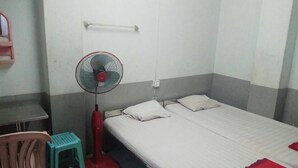Desk, free WiFi - Jade Crown (Yangon)