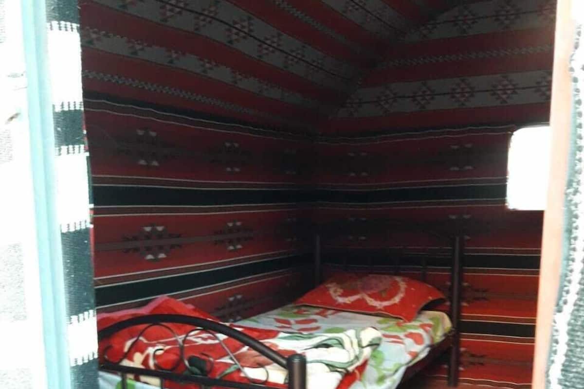 Single Tent