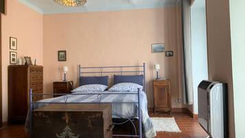 折疊床/加床、免費無線上網、床單