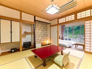 [River View] Japanese Western Style Room (Free Wi-Fi)