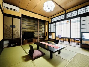 Habitación clásica, para no fumadores, vista al río (Japanese-Style, 8 Jyou) | Caja de seguridad en la habitación y wifi gratis 