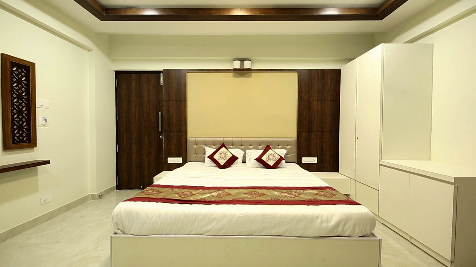 Blackout curtains, rollaway beds, free WiFi, bed sheets