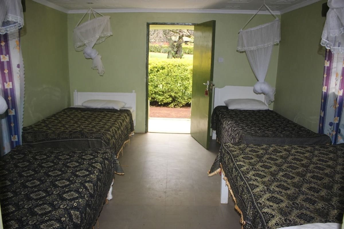 Family Tent | In-room safe, free cots/infant beds, free WiFi, bed sheets