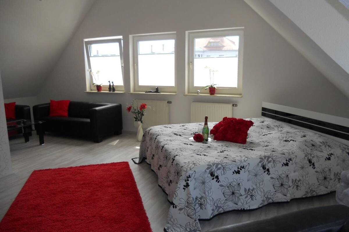 hypo-allergenic bedding, desk, rollaway beds, free wifi