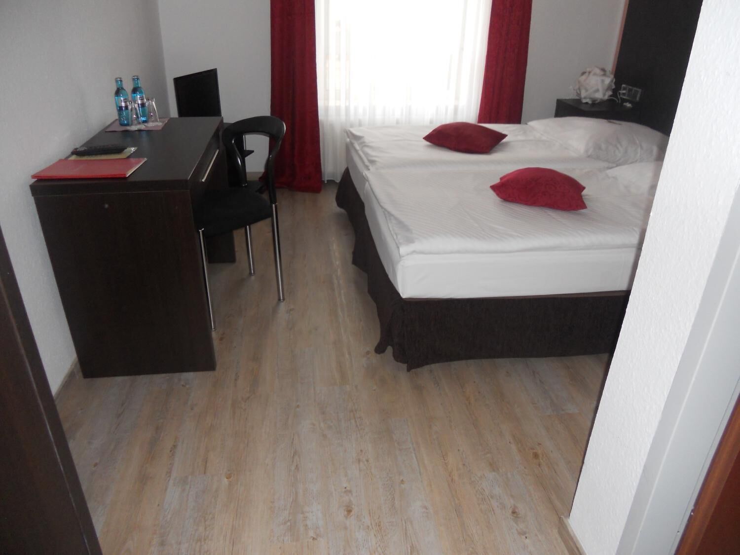 hypo-allergenic bedding, desk, rollaway beds, free wifi