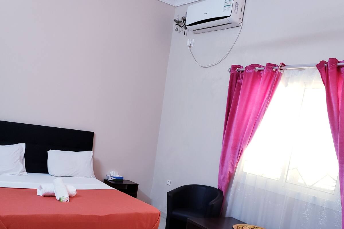 Grand Double Room, Non Smoking, Shared Bathroom
