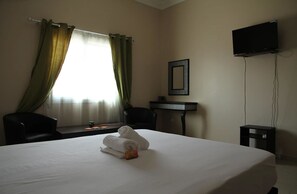 Comfort Double Room, Non Smoking, Private Bathroom | Desk, soundproofing, iron/ironing board, free WiFi