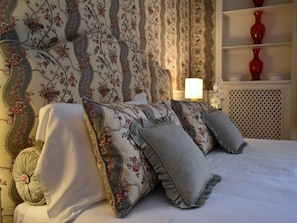 Superior Room, 1 King Bed, Balcony