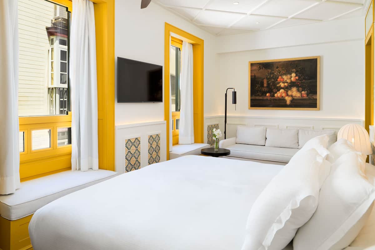 triple room | minibar, in-room safe, desk, soundproofing