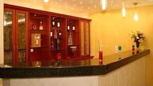 Bar (trong khuôn viên)