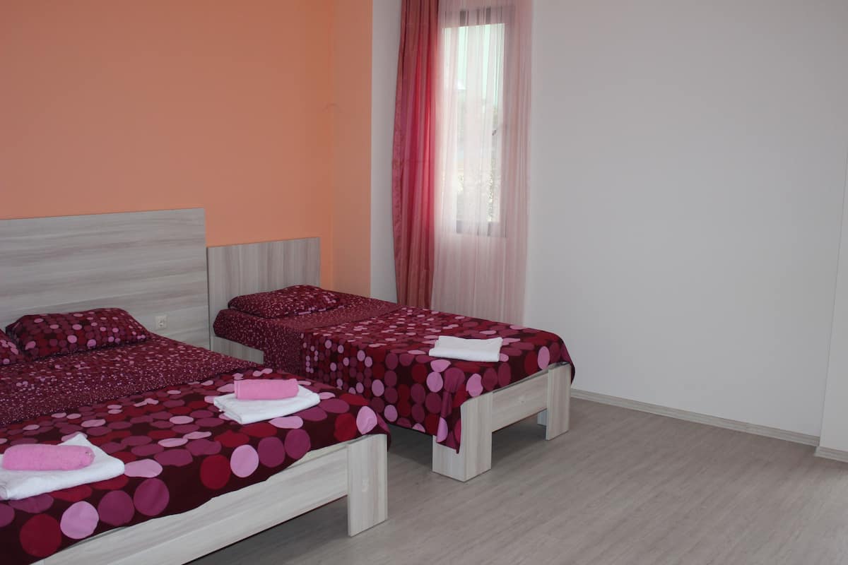 Standard Double or Twin Room | Desk, iron/ironing board, free cribs/infant beds, rollaway beds