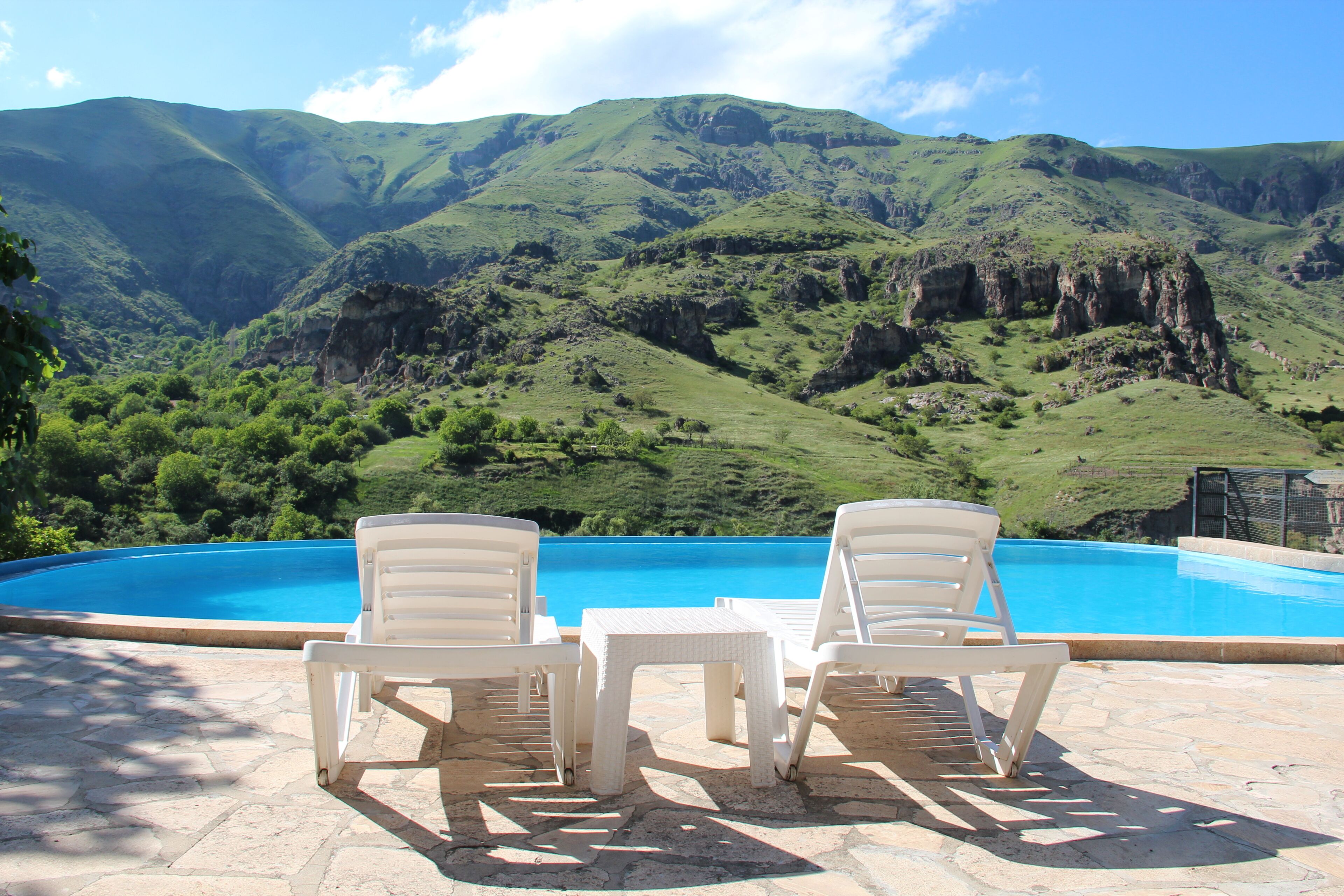 2 piscines a l'aire lliure 