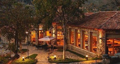 Vardzia Resort