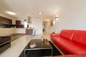 Luxury Apartment, 2 Bedrooms | Living area