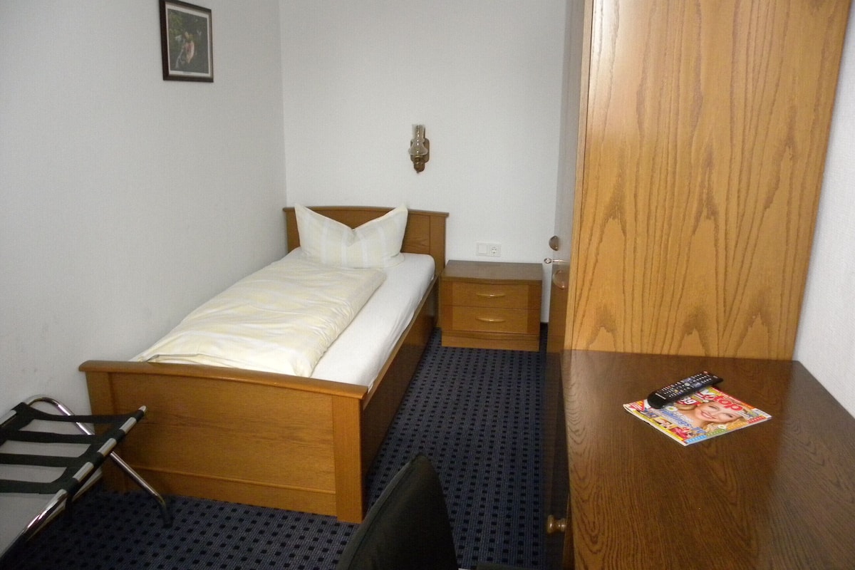 desk, iron/ironing board, free wifi, bed sheets
