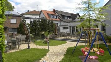 Kawasan main kanak-kanak – terbuka