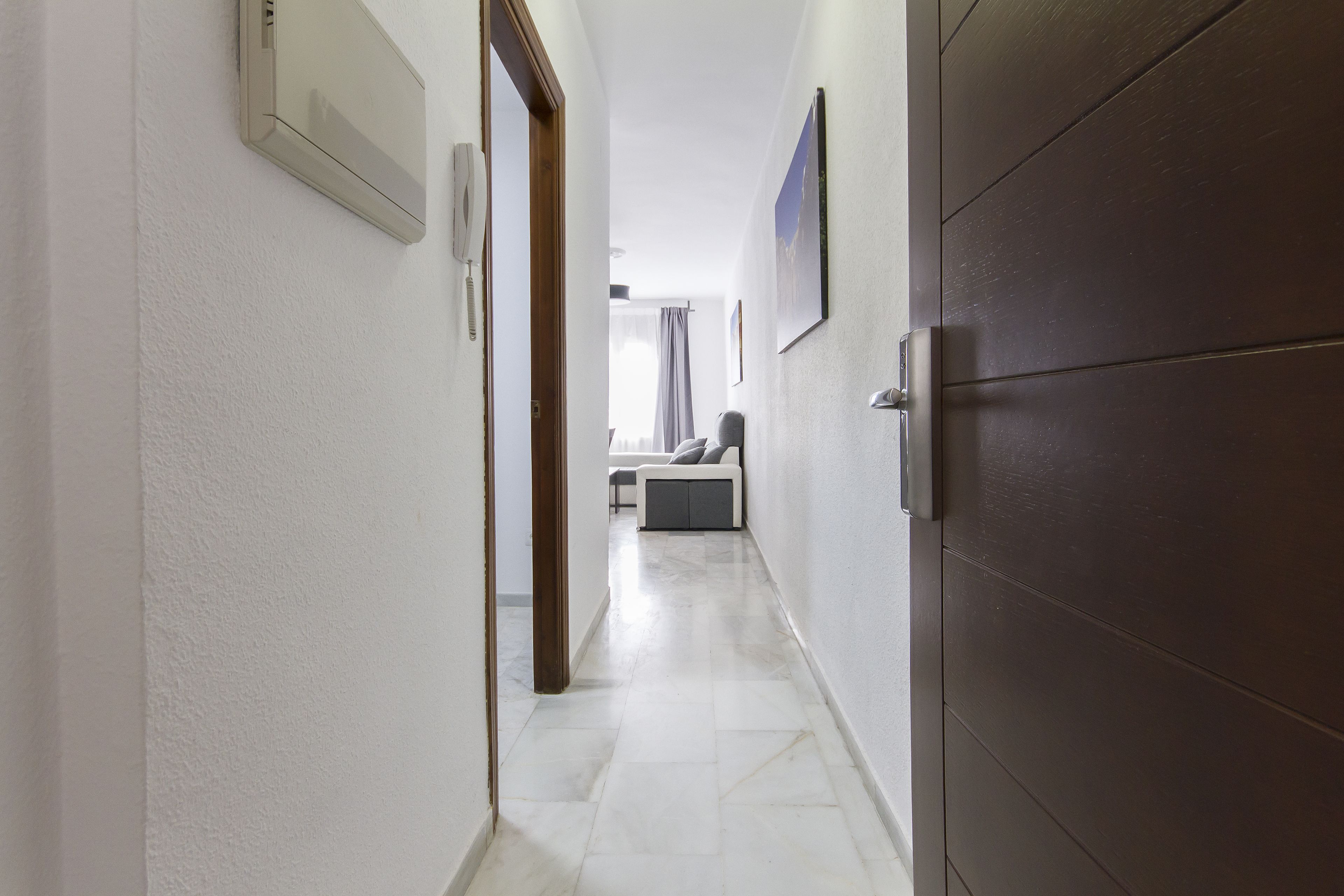 Apartamento familiar, 2 habitaciones, no fumadores | Sala de estar | Una televisión de pantalla plana