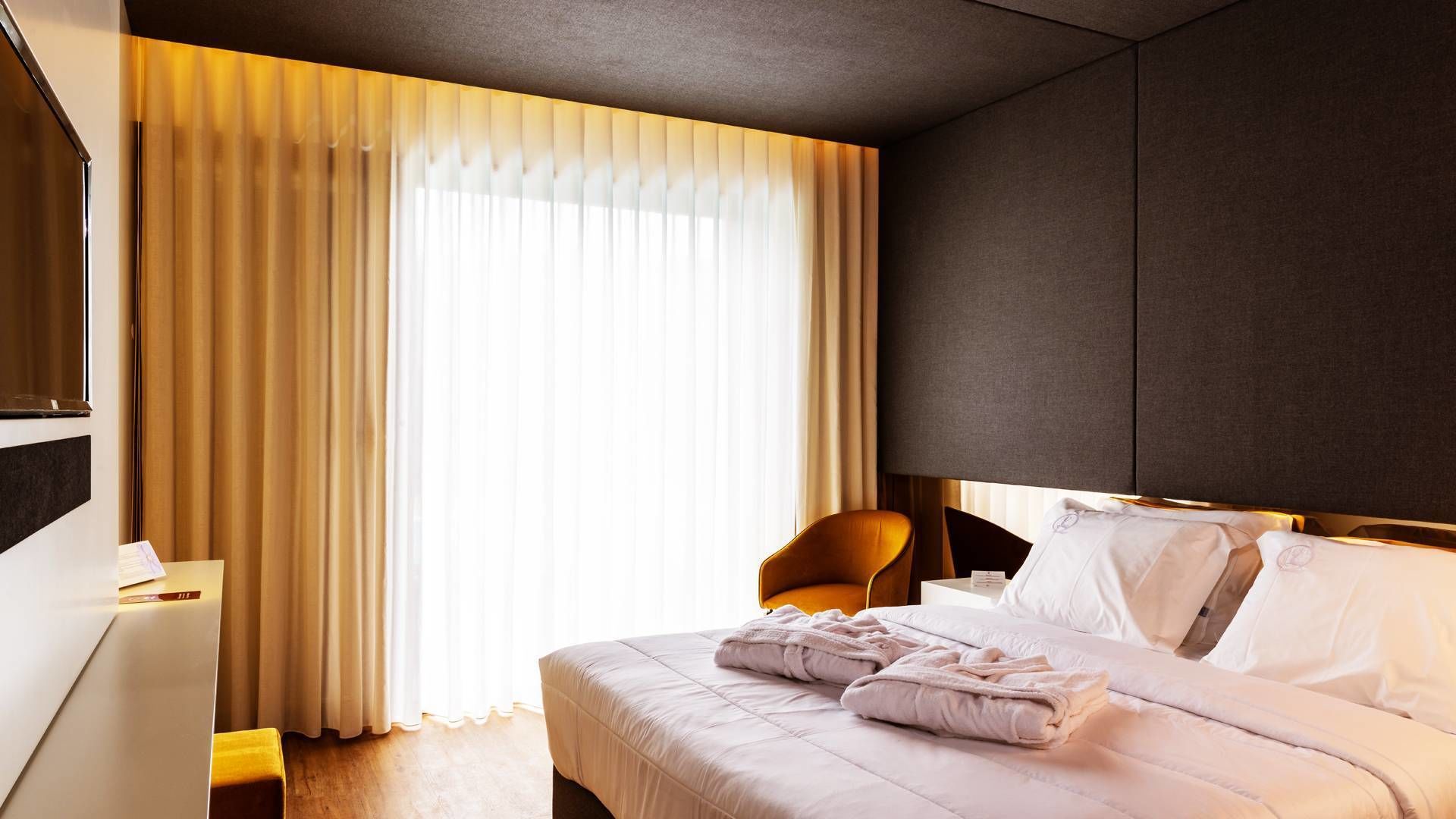 Minibar, in-room safe, individually decorated, individually furnished