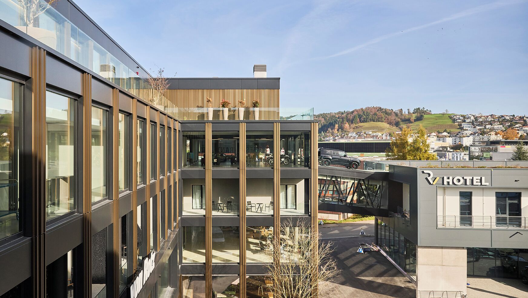 المنشأة من الخارج