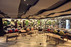 Lobby sitting area - Humming Bird Hotel & Banquet (Anand)