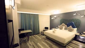 Executive Double Room | Premium bedding, in-room safe, desk, iron/ironing board