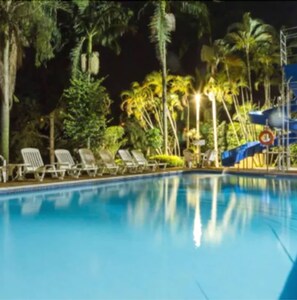 Piscina interna, piscina externa