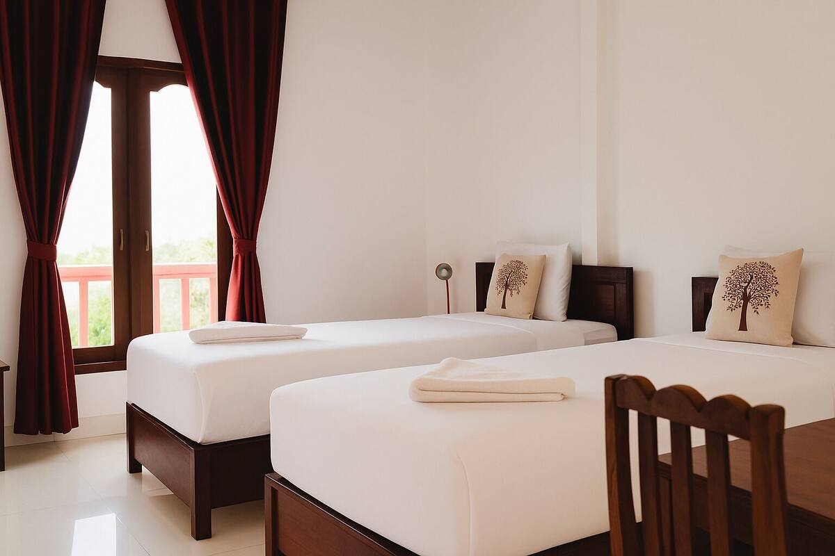 Deluxe Twin Room | 1 bedroom, pillowtop beds, desk, blackout drapes
