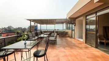 Superior Apartment, 1 Bedroom, Kitchenette, Garden View | Terrace/patio