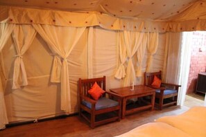 Deluxe Tent, 2 Single Beds, Non Smoking | Free WiFi