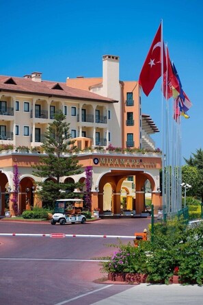 المنشأة من الخارج