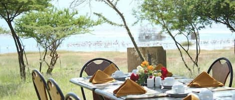 Tempat makan outdoor