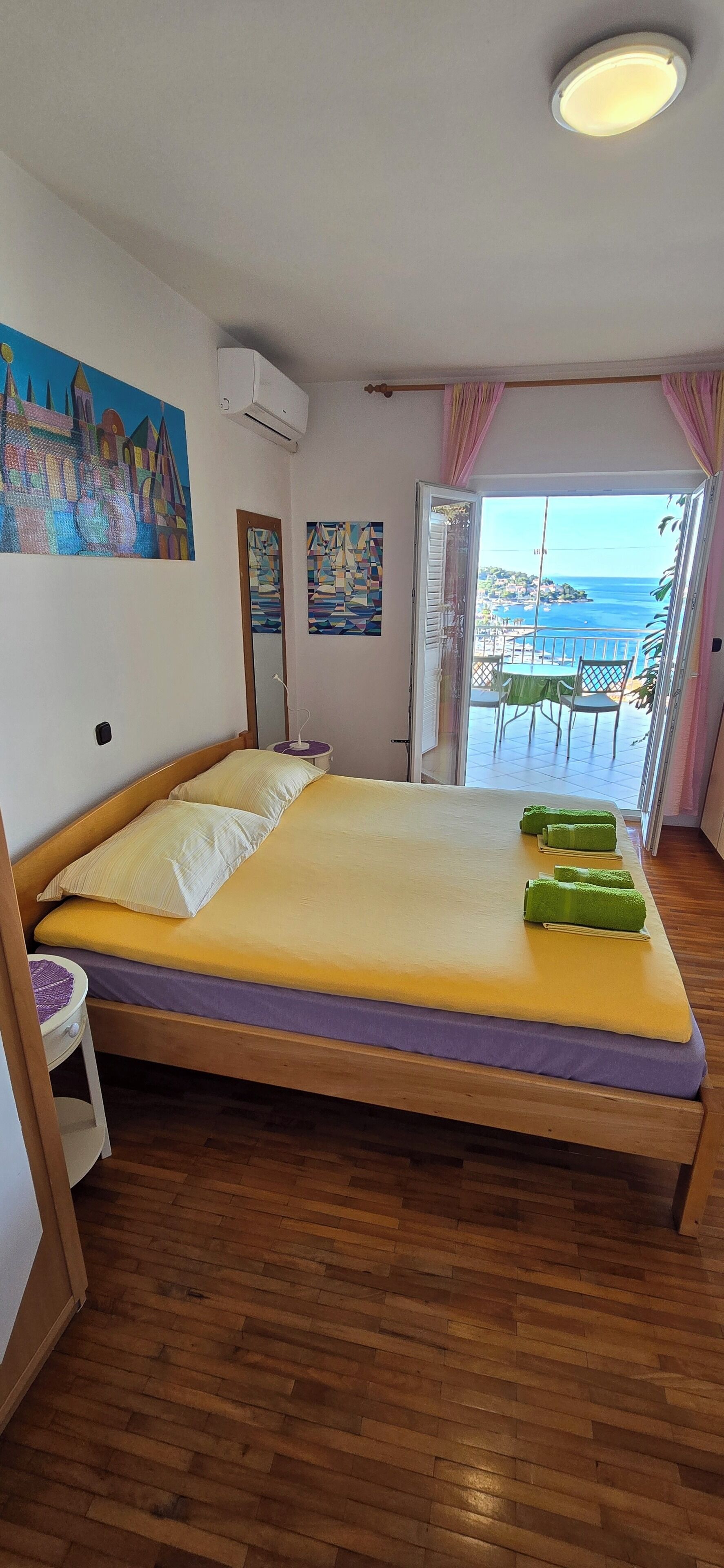 Kamer, uitzicht op zee | Verduisterende gordijnen, een strijkplank/strijkijzer, gratis babybedden
