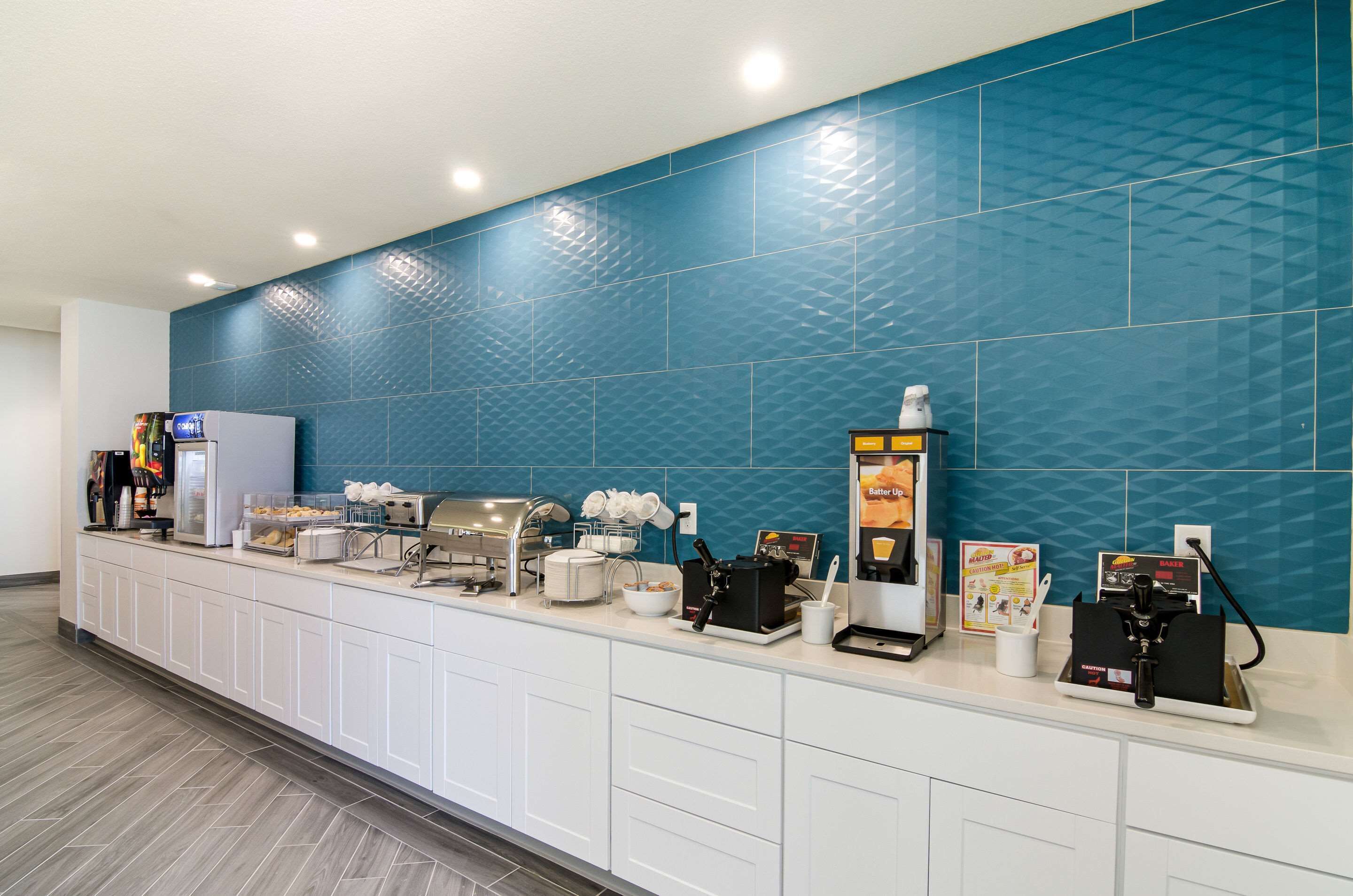 free daily continental breakfast