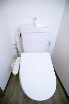 Departamento | Baño | Tina y regadera independientes y amenidades de baño gratuitas 