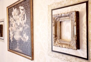 Interior detail - Grand Court Namba 501 (Osaka)