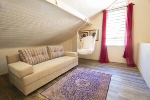 3 bedrooms, individually furnished, bed sheets