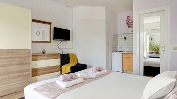 Apartment (5) | 1 bedroom, soundproofing, iron/ironing board, free WiFi