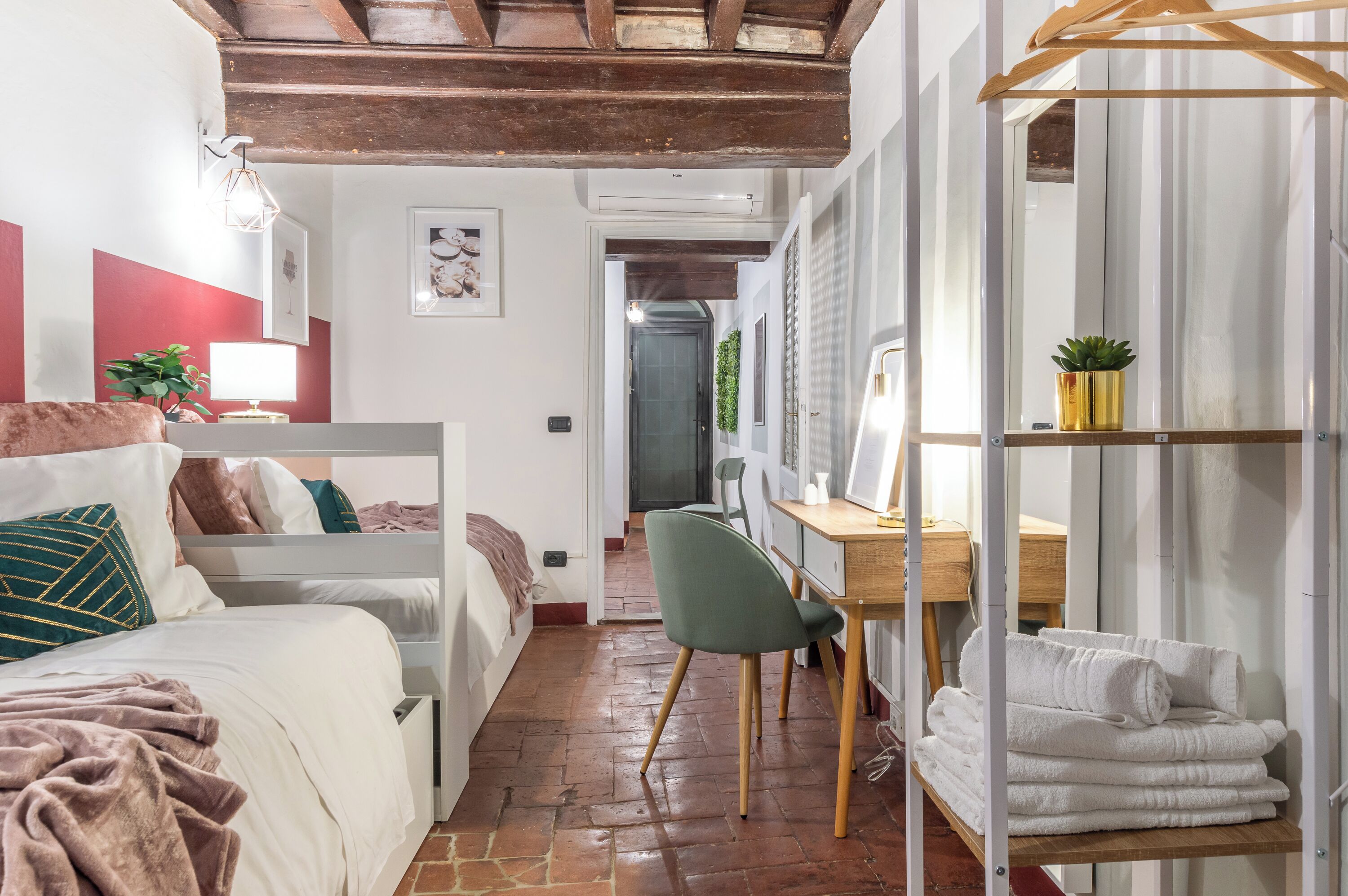 City Apartment, 2 Bedrooms | 2 bedrooms, Egyptian cotton sheets, premium bedding, down duvets