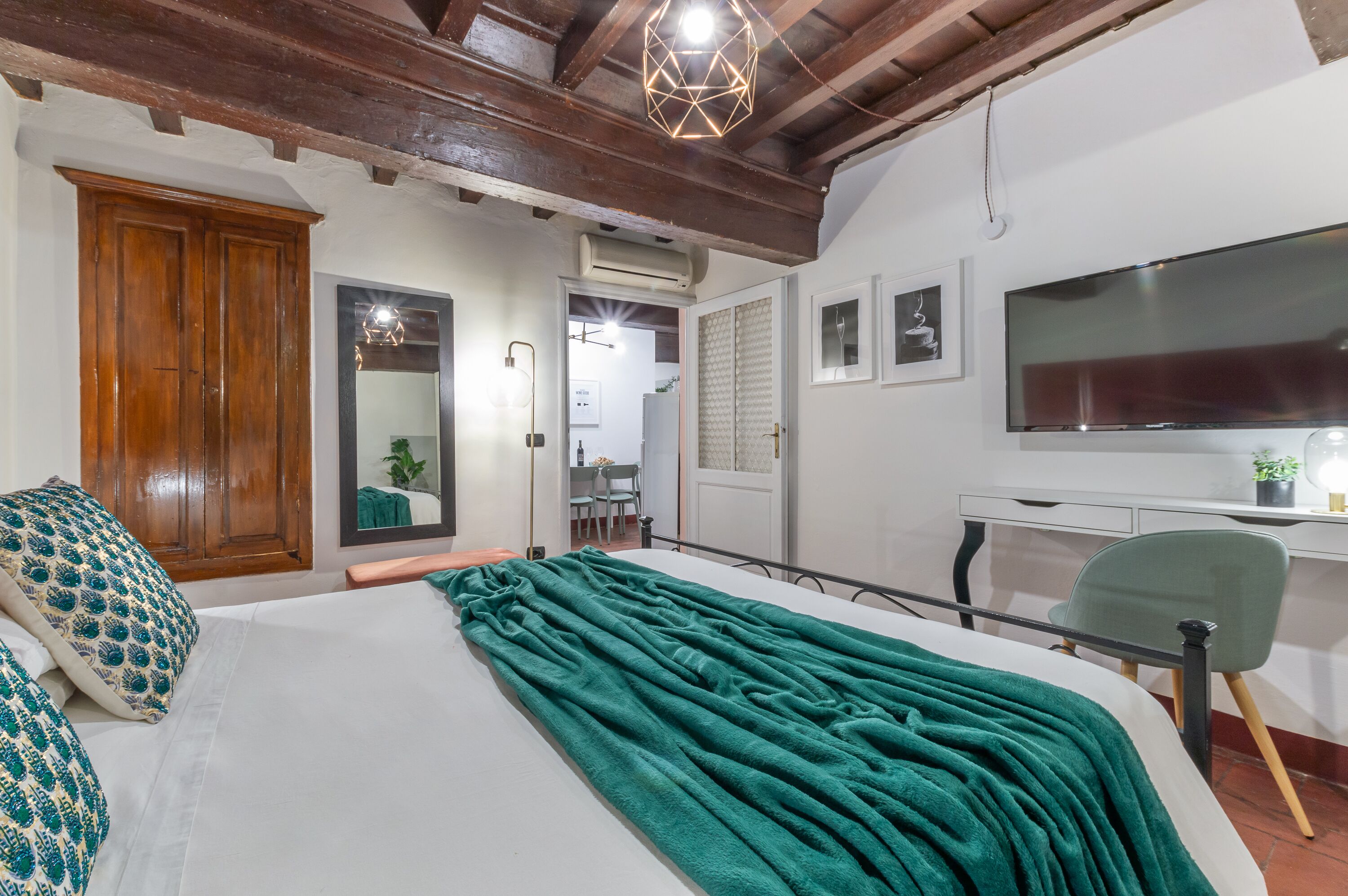 Wine Apartments Florence Ciliegiolo