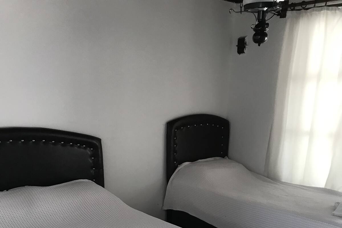 Triple Room | WiFi (free), bed sheets