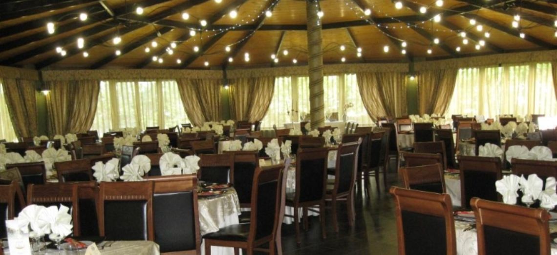 Lunch, dinner served; local cuisine, garden views 