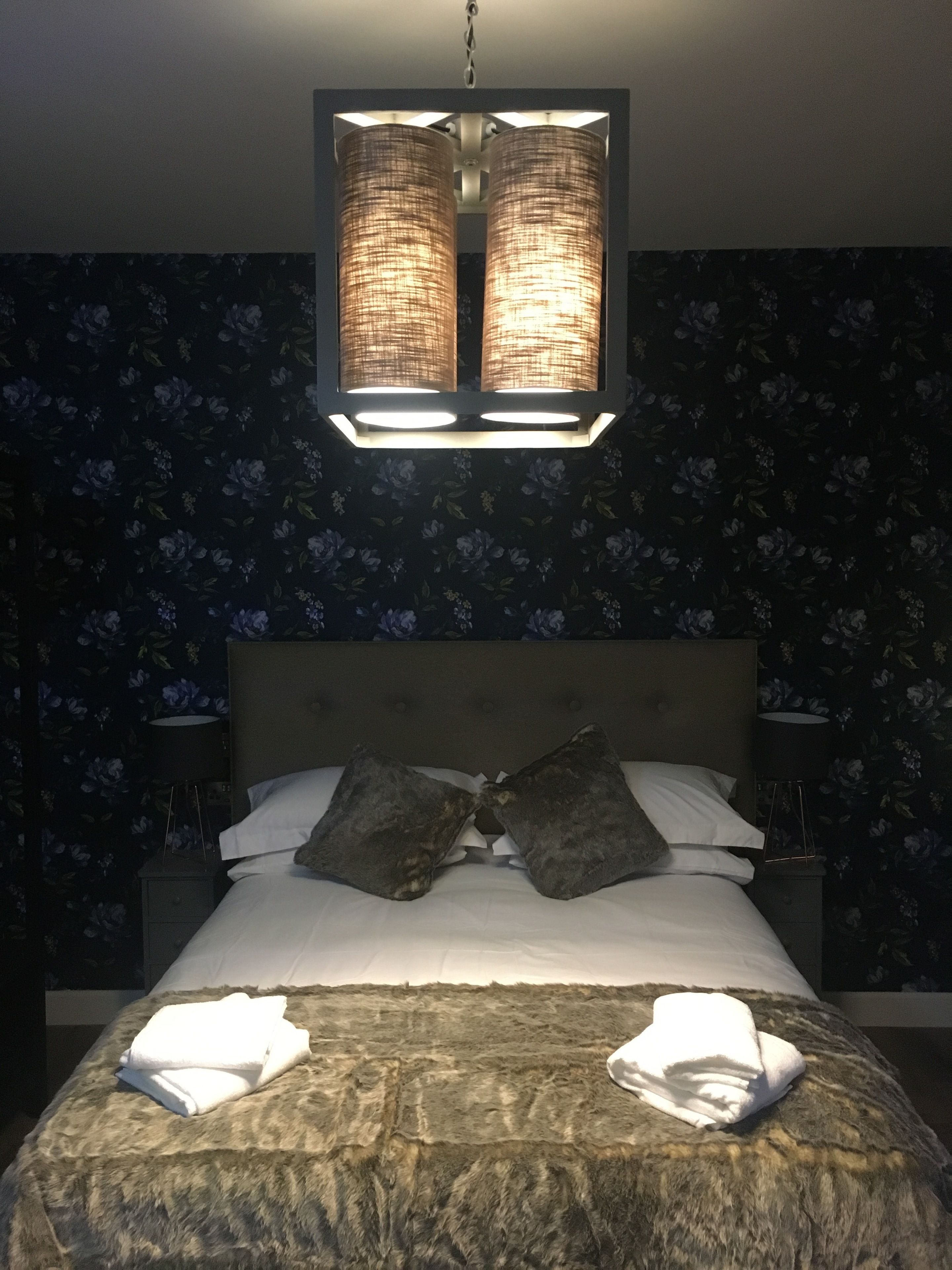 deluxe king room | soundproofing, free wifi, bed sheets